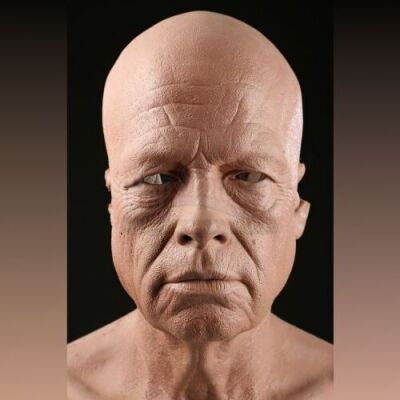 THE CURIOUS CASE OF BENJAMIN BUTTON (2008) - Benjamin Button (Brad Pitt) Old Age Maquette