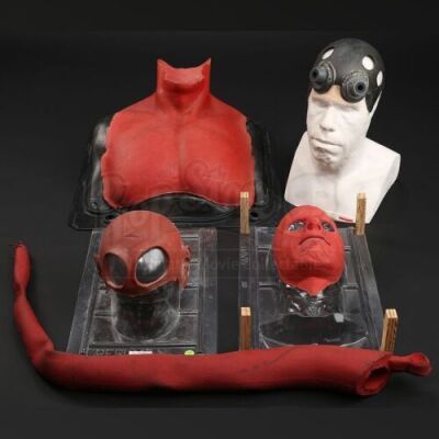 HELLBOY (2004) - Hellboy (Ron Perlman) Appliance Set and Bust