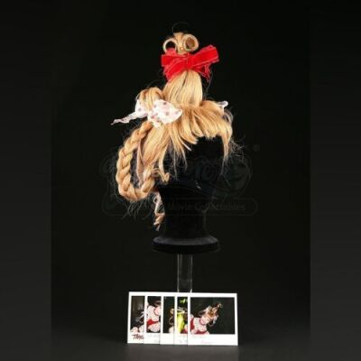 HOW THE GRINCH STOLE CHRISTMAS (2000) - Cindy Lou Who (Taylor Momsen) Wig and Continuity Photo Lot