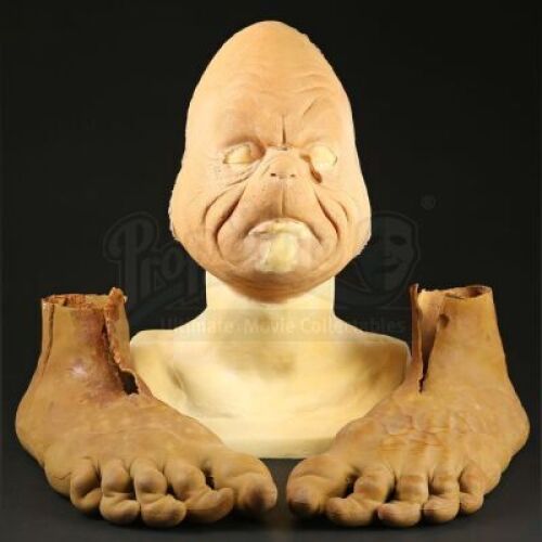 HOW THE GRINCH STOLE CHRISTMAS (2000) - Grinch (Jim Carrey) Head Appliance and Feet