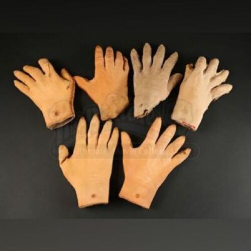 HARRY AND THE HENDERSONS (1987) - Collection of Unfinished Hand Appliances