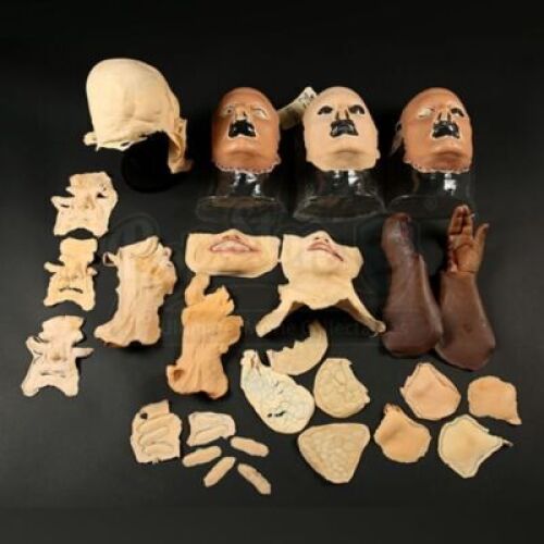 ESCAPE FROM LA (1996) - Lot of Surgery Victim Appliances