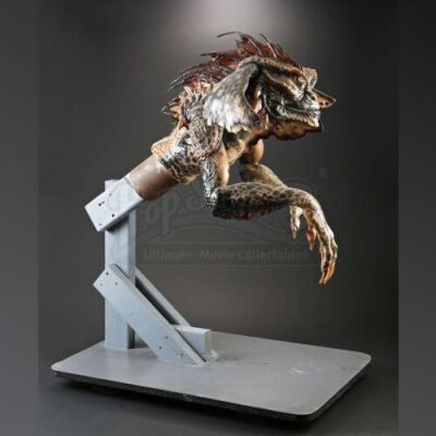 GREMLINS 2: THE NEW BATCH (1990) - Lunging Mohawk Gremlin
