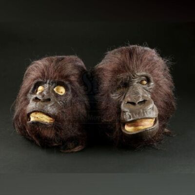 GORILLAS IN THE MIST (1988) - Pair of Gorilla Heads