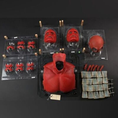 HELLBOY (2004) - Hellboy (Ron Perlman) Appliances