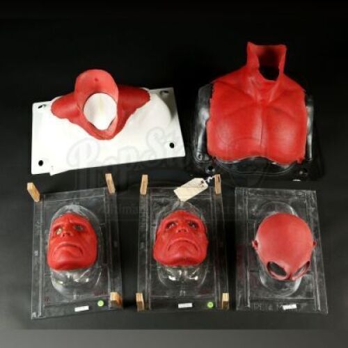 HELLBOY (2004) - Hellboy (Ron Perlman) Appliances
