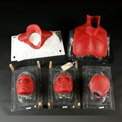 HELLBOY (2004) - Hellboy (Ron Perlman) Appliances