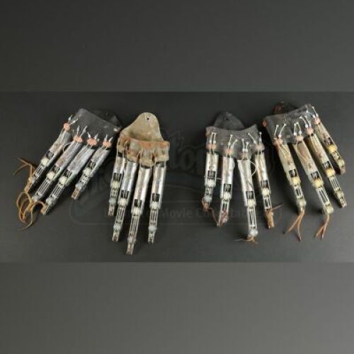 GREYSTOKE: THE LEGEND OF TARZAN, LORD OF THE APES (1984) - Mechanical Extended Finger Gloves