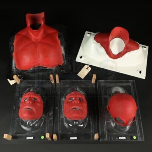 HELLYBOY (2004) - Hellboy Appliances