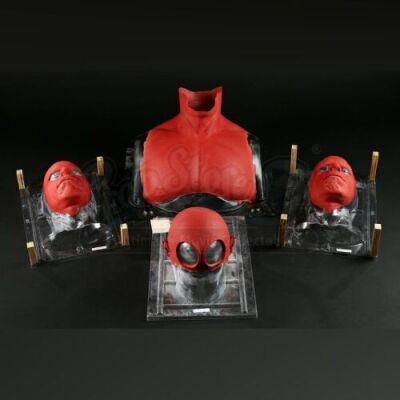 HELLBOY (2004) - Hellboy (Ron Perlman) Appliances