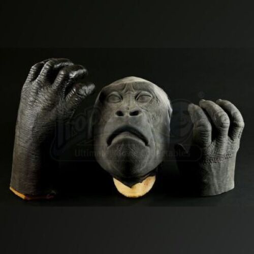 MIGHTY JOE YOUNG (1998) - Joe Face and Hands