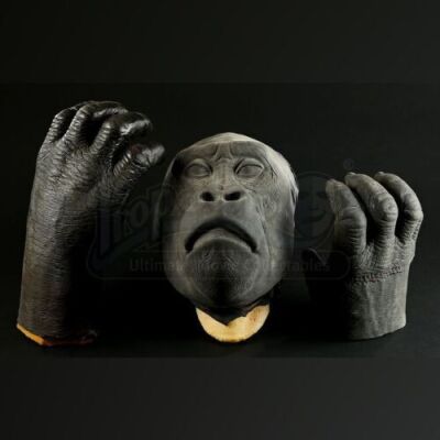 MIGHTY JOE YOUNG (1998) - Joe Face and Hands
