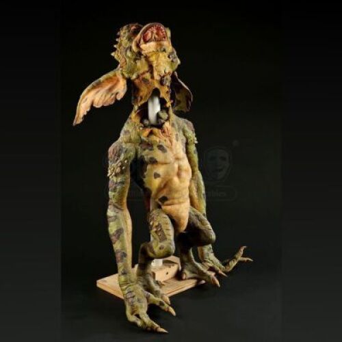 GREMLINS 2: THE NEW BATCH (1990) - Green Background Gremlin