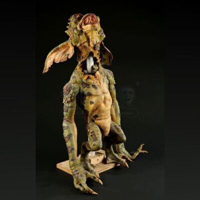 GREMLINS 2: THE NEW BATCH (1990) - Green Background Gremlin