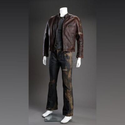 WAR OF THE WORLDS (2005) - Ray Ferrier's (Tom Cruise) Hero Costume