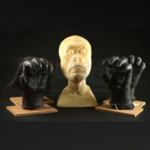 MIGHTY JOE YOUNG (1998) - Joe Bust and Hands