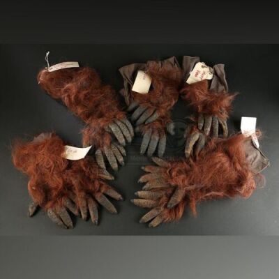 PLANET OF THE APES (2001) - Ape Gloves and Feet