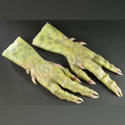 MEN IN BLACK 3 (2012) - Green Alien Arms