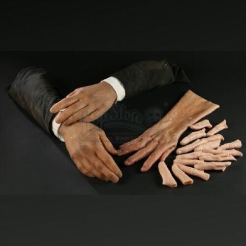 MEN IN BLACK II (2002) - MIB Agent Arms