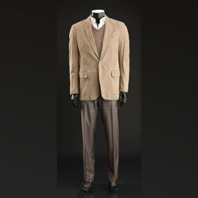 SEASON 1 EPISODE 1: "APERITIF"<br>Hannibal Lecter's (Mads Mikkelsen) Ralph Lauren Outfit