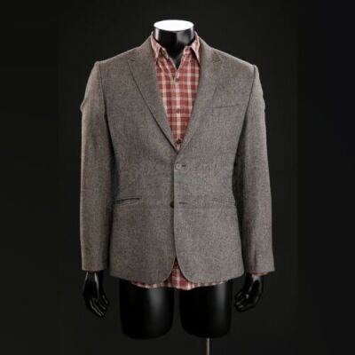SEASON 1 EPISODE 1: "APERITIF"<br>Will Graham's (Hugh Dancy) Shirt and Sports Coat
