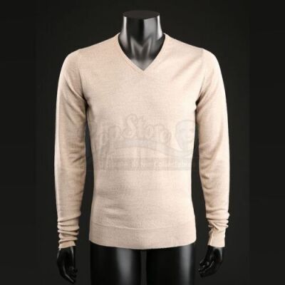 SEASON 1 EPISODE 1: "APERITIF"<br>Hannibal Lecter's (Mads Mikkelsen) V-Neck Sweater