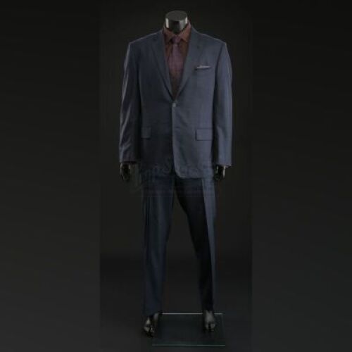 SEASON 1 EPISODE 2: "AMUSE-BOUCHE"<br>Jack Crawford's (Laurence Fishburne) Two-Piece Suit