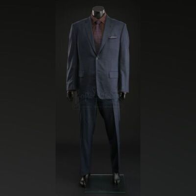 SEASON 1 EPISODE 2: "AMUSE-BOUCHE"<br>Jack Crawford's (Laurence Fishburne) Two-Piece Suit