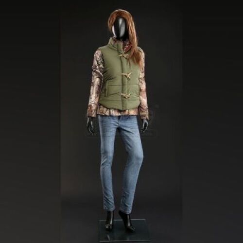 SEASON 1 EPISODE 3: "POTAGE"<br>Abigail Hobbs' (Kacey Rohl) Hunting Outfit