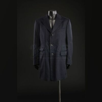 SEASON 1 EPISODE 3: "POTAGE"<br>Hannibal Lecter's (Mads Mikkelsen) Overcoat