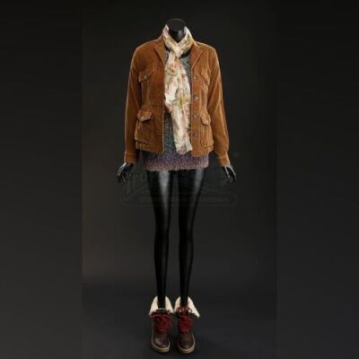 SEASON 1 EPISODE 3: "POTAGE"<br>Abigail Hobbs' (Kacey Rohl) Sweater, Jacket, and Boots