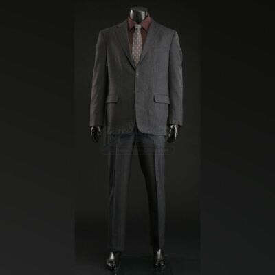 SEASON 1 EPISODE 4: "&Atilde;&hellip;&acirc;&euro;&trade;UF"<br>Jack Crawford's (Laurence Fishburne) Two-Piece Suit