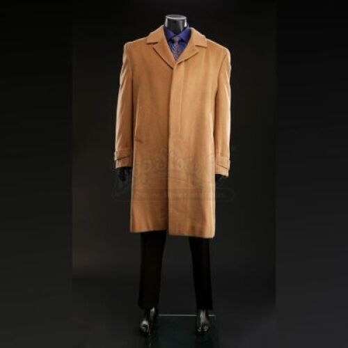 SEASON 1 EPISODE 4: "&Atilde;&hellip;&acirc;&euro;&trade;UF"<br>Jack Crawford's (Laurence Fishburne) Two-Piece Suit and Overcoat