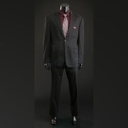 SEASON 1 EPISODE 4: "&Atilde;&hellip;&acirc;&euro;&trade;UF"<br>Jack Crawford's (Laurence Fishburne) Two-Piece Suit