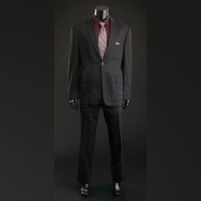 SEASON 1 EPISODE 4: "&Atilde;&hellip;&acirc;&euro;&trade;UF"<br>Jack Crawford's (Laurence Fishburne) Two-Piece Suit