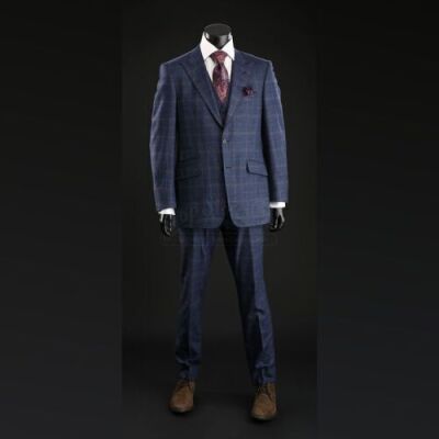 SEASON 1 EPISODE 5: "COQUILLES"<br>Hannibal Lecter's (Mads Mikkelsen) Three-Piece Suit