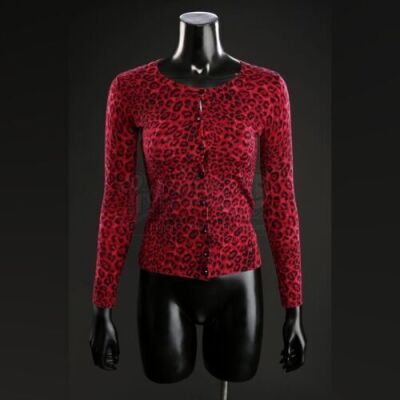 SEASON 1 EPISODE 6: "ENTREE"<br>Freddie Lounds' (Lara Jean Chorostecki) Cardigan Sweater