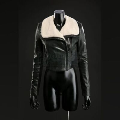 SEASON 1 EPISODE 7: "SORBET"<br>Beverly Katz's (Hettienne Park) Jacket