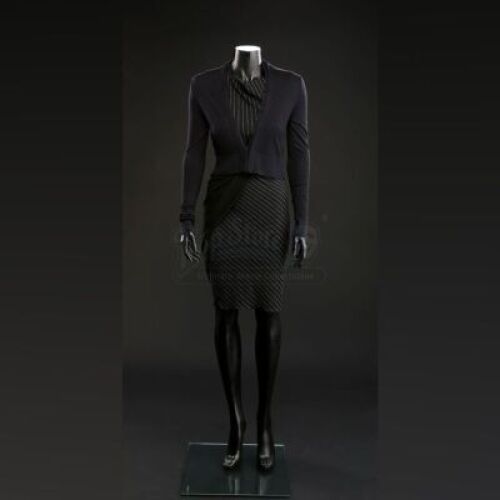 SEASON 1 EPISODE 8: "FROMAGE"<br>Bedelia Du Maurier's (Gillian Anderson) Sweater and Dress