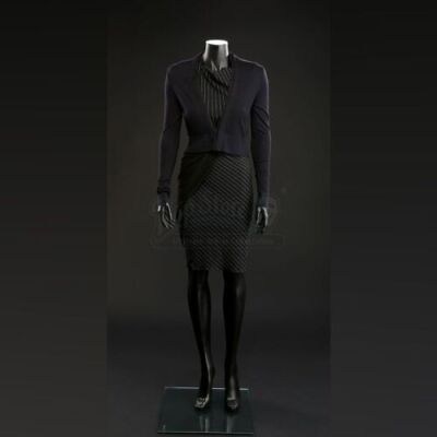 SEASON 1 EPISODE 8: "FROMAGE"<br>Bedelia Du Maurier's (Gillian Anderson) Sweater and Dress