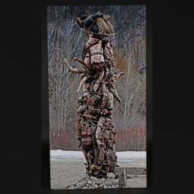 SEASON 1 EPISODE 9: "TROU NORMAND"<br>Large Totem Photo Display