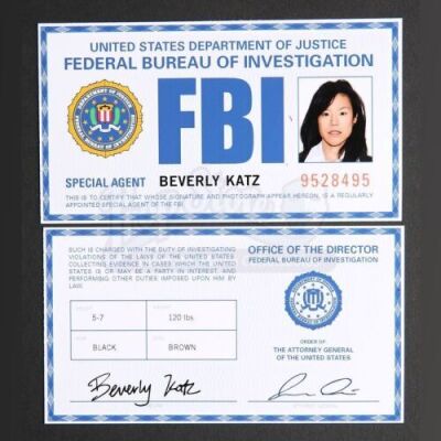 SEASONS 1 AND 2<br>Beverly Katz's (Hettienne Park) Watch and FBI ID Prints