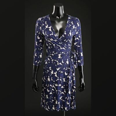 SEASON 1 EPISODE 9: "TROU NORMAND"<br>Alana Bloom's (Caroline Dhavernas) Blue Wrap Dress