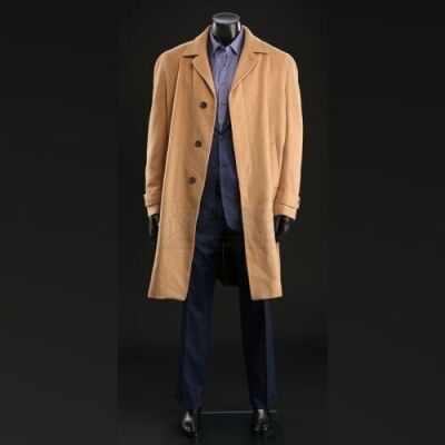 SEASON 1 EPISODE 9: "TROU NORMAND"<br>Jack Crawford's (Laurence Fishburne) Two-Piece Suit and Overcoat