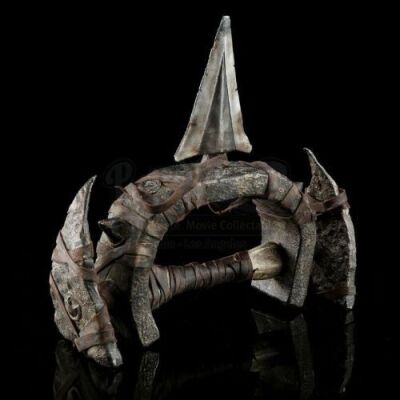 Lot # 294: Damaged Blackrock Orc Knuckle Cleaver