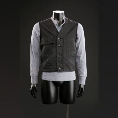 SEASON 1 EPISODE 10: "BUFFET FROID"<br>Will Graham's (Hugh Dancy) Henley and Vest