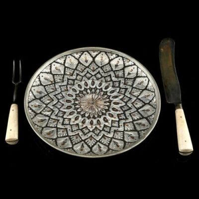 Lot # 363: Medivh's (Ben Foster) Fork/Knife and Platter