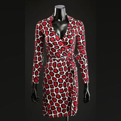 SEASON 1 EPISODE 13: "SAVOUREUX"<br>Alana Bloom's (Caroline Dhavernas) Giraffe Spot Wrap Dress