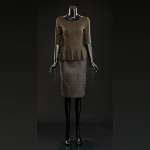 SEASON 1 EPISODE 13: "SAVOUREUX"<br>Bedelia Du Maurier's (Gillian Anderson) Top, Skirt, and Earrings