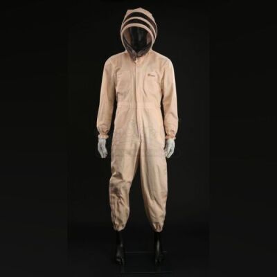 SEASON 2 EPISODE 4: "TAKIAWASE"<br>Jimmy Price's (Scott Thompson) Beekeeper Suit